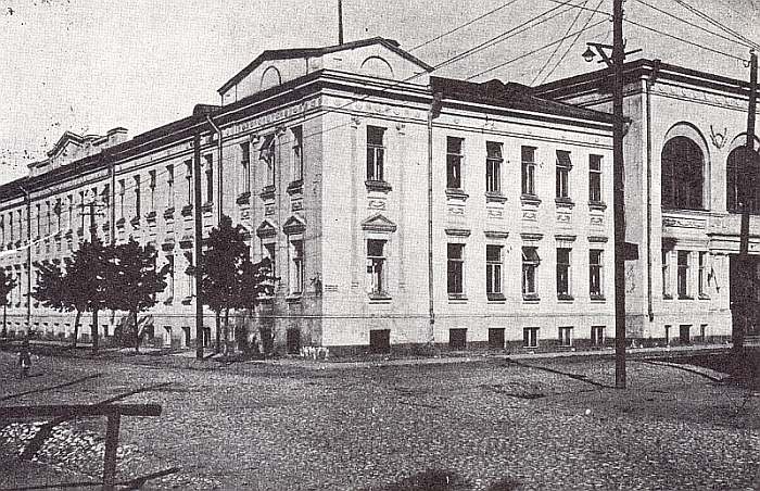 1102.jpg - 1923 m. Lietuvos universiteto I rūmuose įsikūrė Universiteto biblioteka (A. Mickevičiaus g. 37)